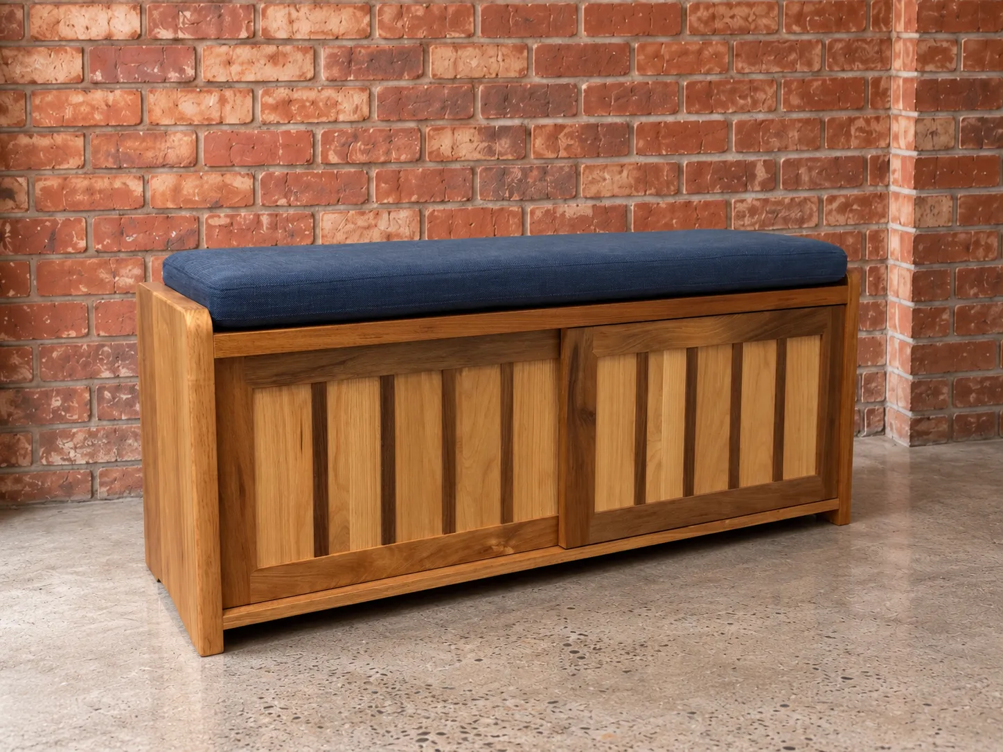 Sunduk Bench